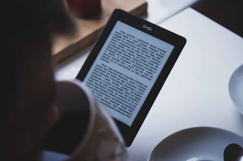 ereader pexels-photo-12627
