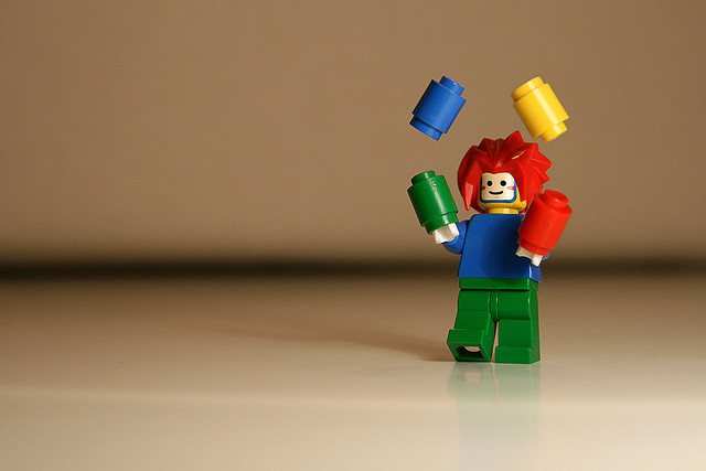lego-clown-juggling